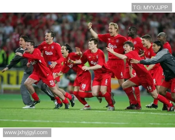 成都足球队快攻战术解析与欧冠赛场的精彩对决 成都足球队快攻战术解析与欧冠赛场的精彩对决