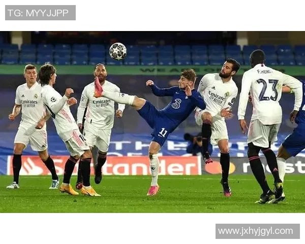 武汉篮球队的辉煌历程与欧冠足球的激情碰撞纪实 武汉篮球队的辉煌历程与欧冠足球的激情碰撞纪实